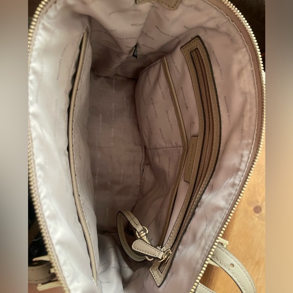 Michael Kors Bag - Picture 2 of 3